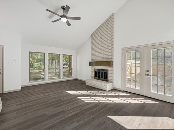 7 S Cypress Pine Drive, Spring TX 77381