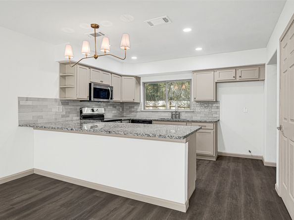 7 S Cypress Pine Drive, Spring TX 77381