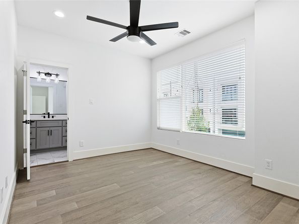 2210 Berry Street, Houston TX 77004