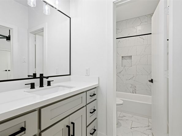 2210 Berry Street, Houston TX 77004