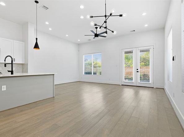 2210 Berry Street, Houston TX 77004