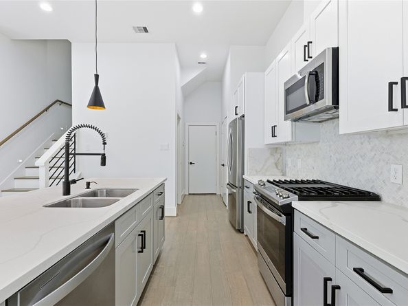 2210 Berry Street, Houston TX 77004