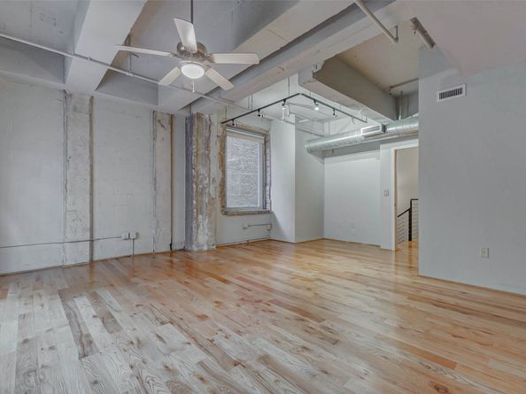 711 Main Street 505, Houston TX 77002