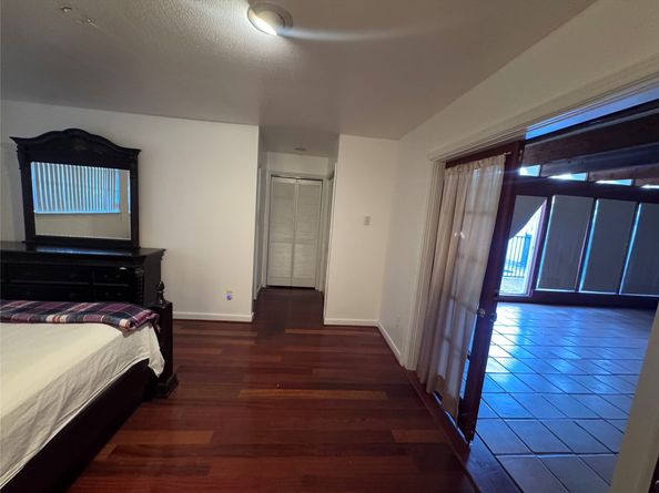 5623 Dumfries Drive, Houston TX 77096