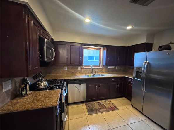 5623 Dumfries Drive, Houston TX 77096