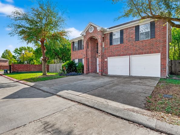8366 Golf Green Circle, Houston TX 77036