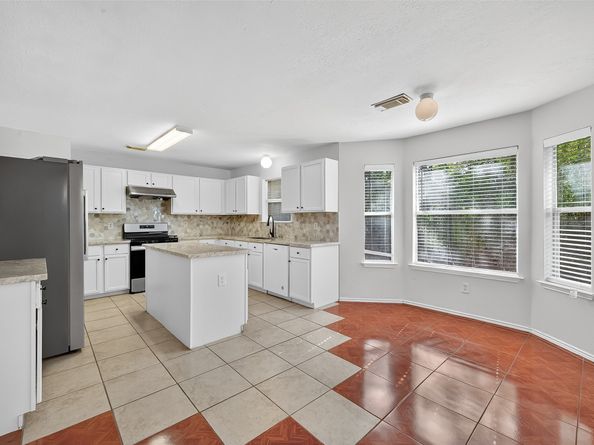 8366 Golf Green Circle, Houston TX 77036