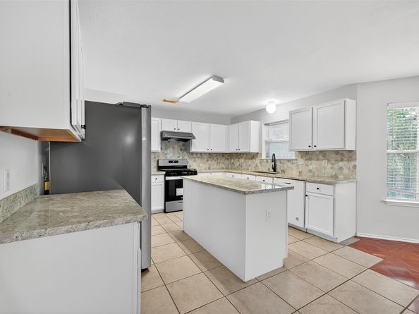 8366 Golf Green Circle, Houston TX 77036