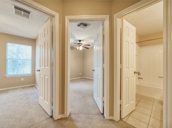 2831 Hackamore Hollow Lane, Houston TX 77014