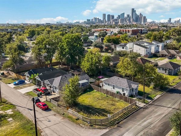 3810 Rawley Street, Houston TX 77020