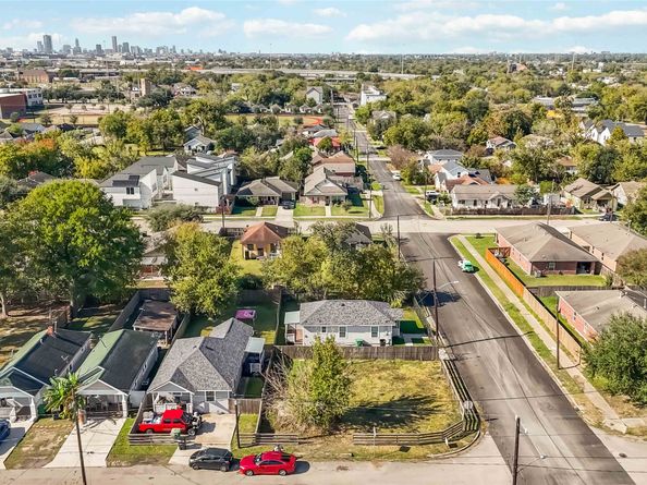 3810 Rawley Street, Houston TX 77020