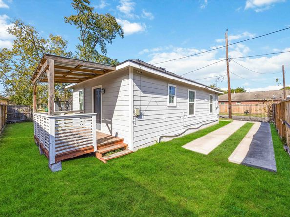 3810 Rawley Street, Houston TX 77020