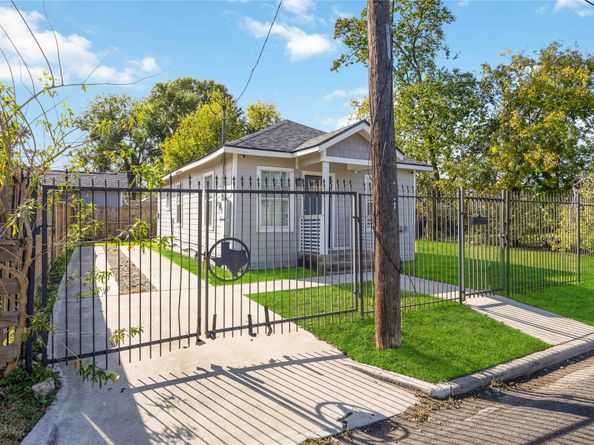 3810 Rawley Street, Houston TX 77020