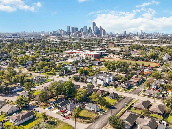 3810 Rawley Street, Houston TX 77020