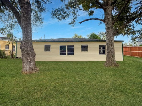 6832 Goforth Street, Houston TX 77021