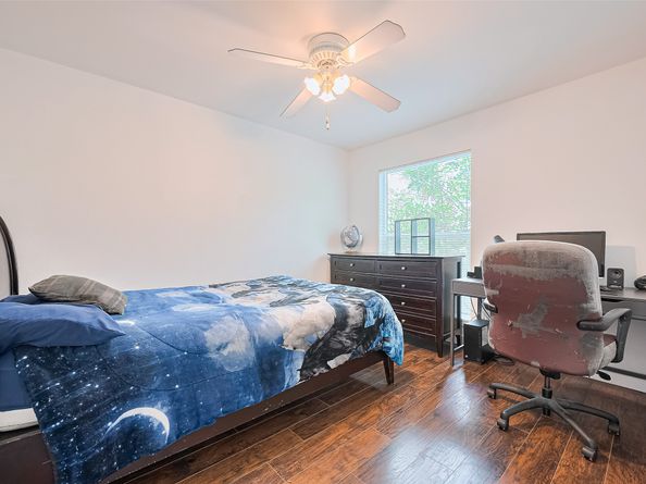 10174 Beekman Place Drive, Houston TX 77043