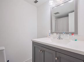 10174 Beekman Place Drive, Houston TX 77043