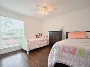 10174 Beekman Place Drive, Houston TX 77043