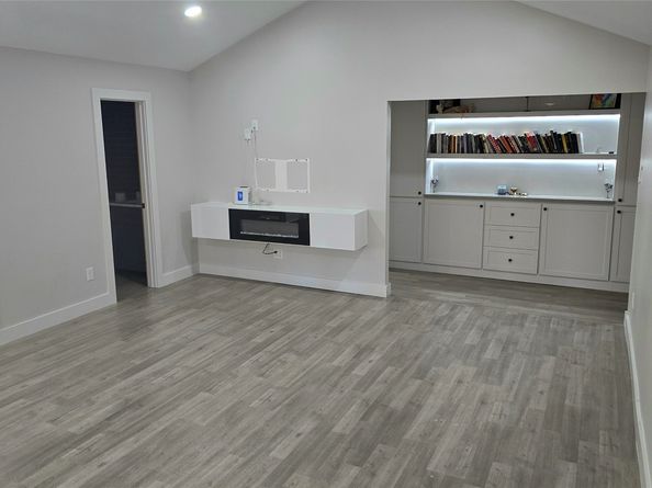 11907 Renwick Drive, Houston TX 77035