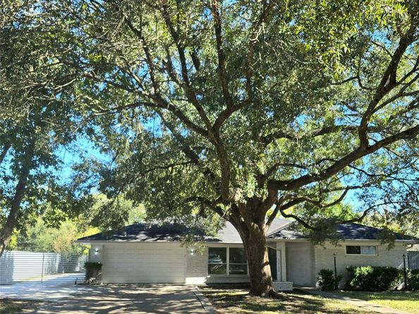 11907 Renwick Drive, Houston TX 77035