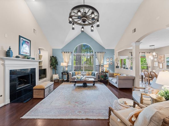 51 N Scribewood Circle, The Woodlands TX 77382