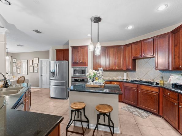 51 N Scribewood Circle, The Woodlands TX 77382