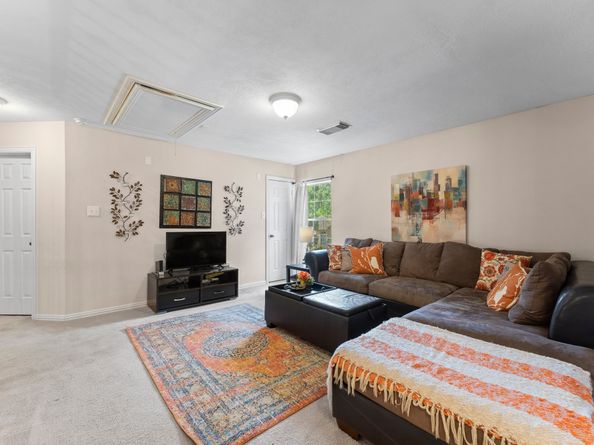 51 N Scribewood Circle, The Woodlands TX 77382