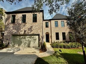 10 S Briar Hollow Lane 46, Houston TX 77027