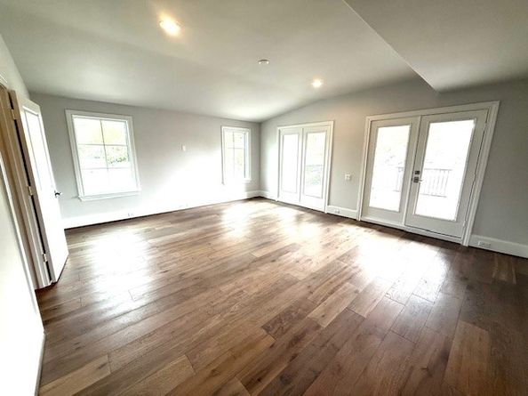 10 S Briar Hollow Lane 46, Houston TX 77027