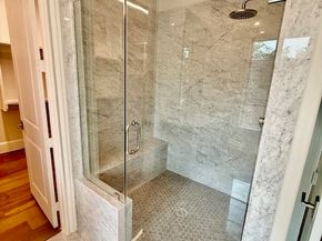 10 S Briar Hollow Lane 46, Houston TX 77027