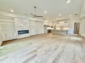 10 S Briar Hollow Lane 46, Houston TX 77027