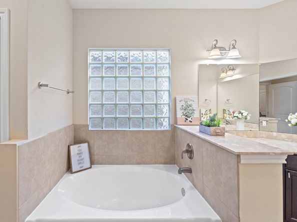 12627 Ashford Shore Drive, Houston TX 77072