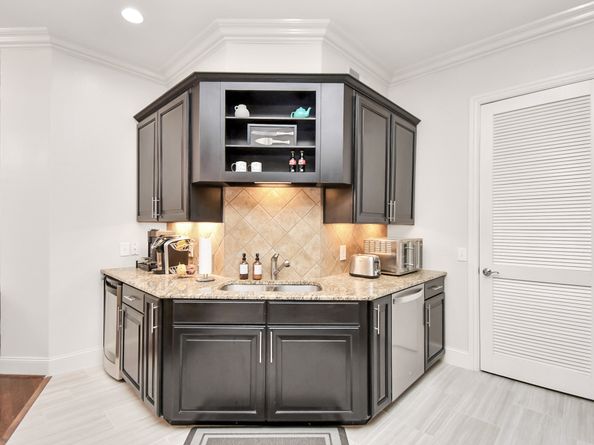 2120 Kipling Street 306, Houston TX 77098