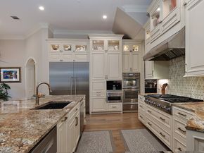 14 N Palmiera Circle, The Woodlands TX 77382