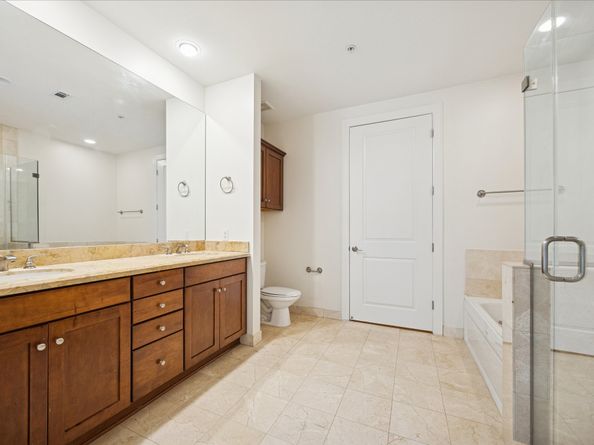 2211 Briarglen Drive 310, Houston TX 77027
