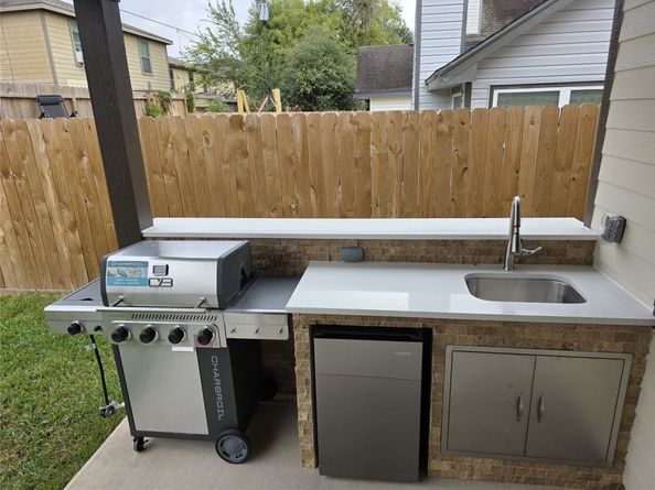 4802 Tracemeadow Dr Drive, Houston TX 77066