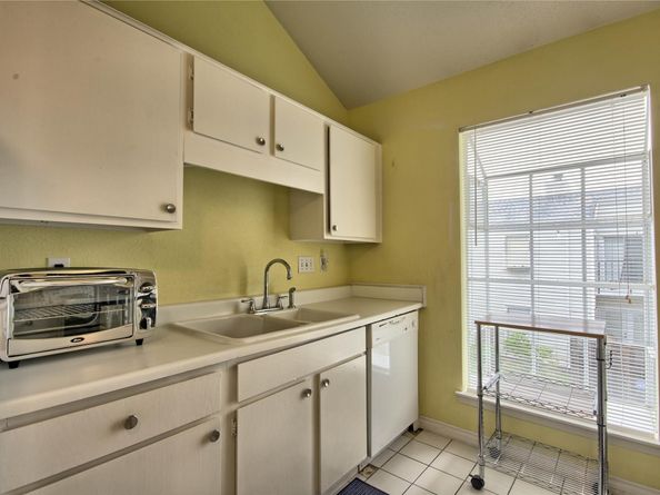 9809 Richmond Avenue C16, Houston TX 77042