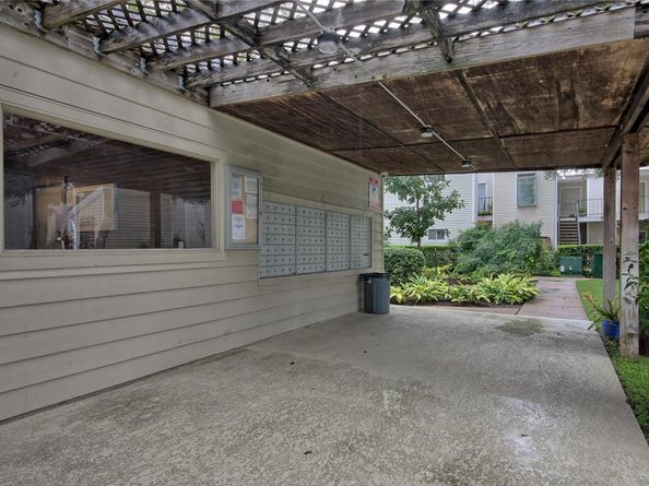 9809 Richmond Avenue C16, Houston TX 77042