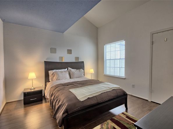 9809 Richmond Avenue C16, Houston TX 77042