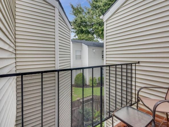 9809 Richmond Avenue C16, Houston TX 77042