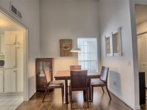 9809 Richmond Avenue C16, Houston TX 77042