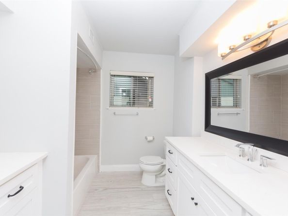 5226 Loch Lomond Drive Drive, Houston TX 77096