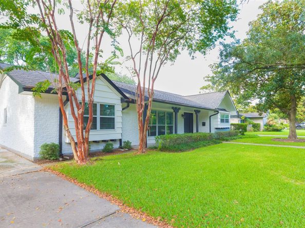 5226 Loch Lomond Drive Drive, Houston TX 77096