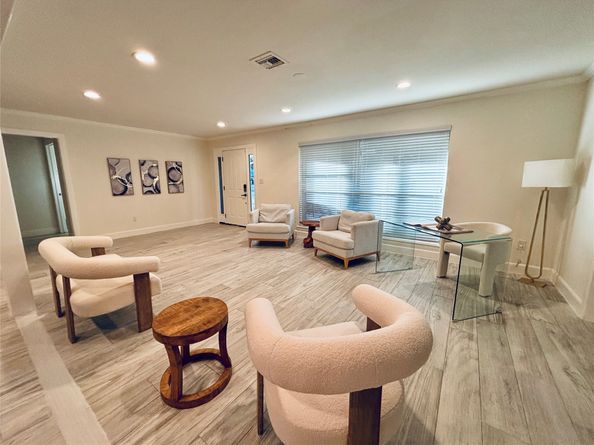 5226 Loch Lomond Drive Drive, Houston TX 77096