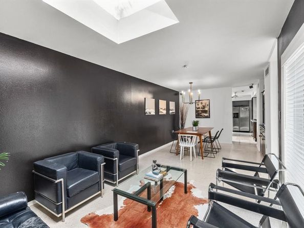 7902 Richmond Avenue, Houston TX 77063