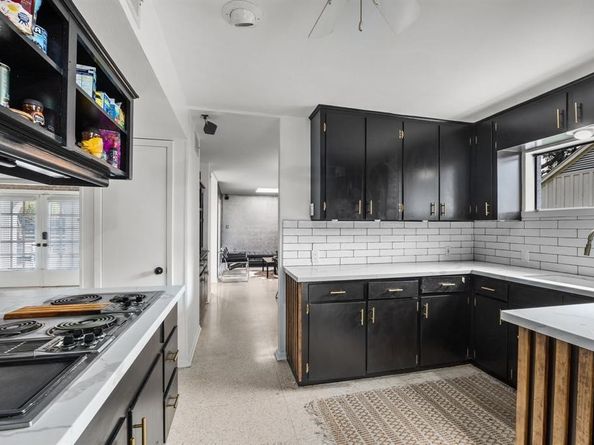 7902 Richmond Avenue, Houston TX 77063