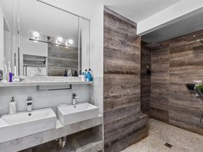 7902 Richmond Avenue, Houston TX 77063