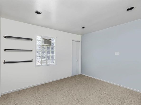 7902 Richmond Avenue, Houston TX 77063