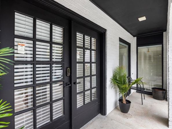 7902 Richmond Avenue, Houston TX 77063