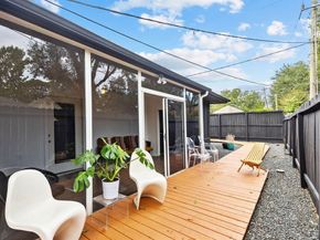 7902 Richmond Avenue, Houston TX 77063